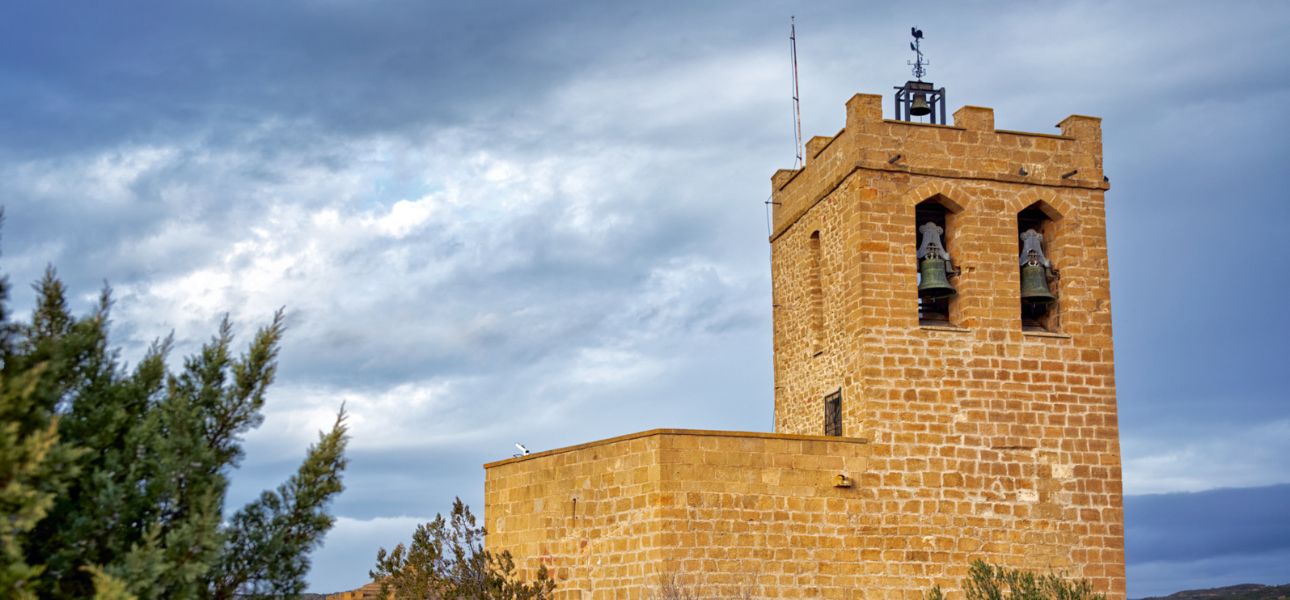 Castillo y Cristo románico